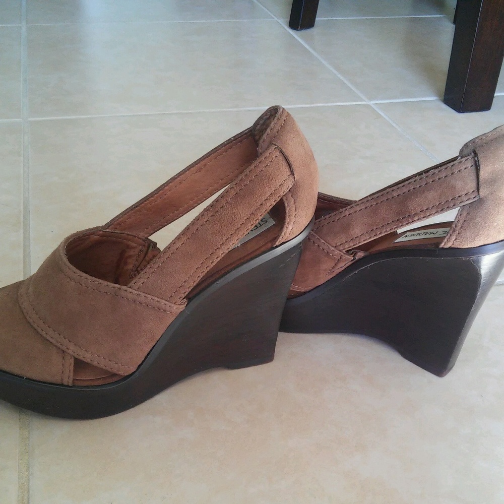 Steve Madden suade open-toe wedge heels